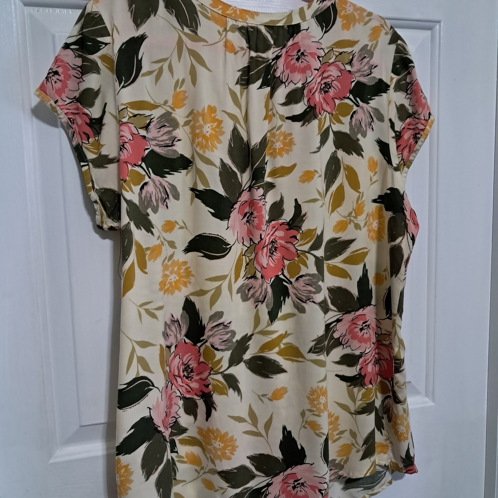 Floral V-Neck Short Sleeve Top - Cream with Pink & Olive - Picture 7 of 10